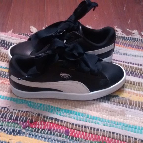 Ribbon Lace Puma Sneakers - Picture 4 of 10